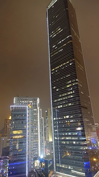 2017-04-07_194008 china-2017.jpg - Shanghai - Jingan aus dem Hotelfenster